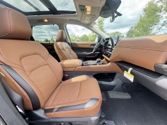 New 2025 Nissan Pathfinder Platinum 4WD at Zeigler Nissan of Orland Park near Orland Park, IL