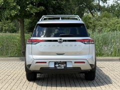 New 2025 Nissan Pathfinder SL 4WD at Zeigler Nissan of Orland Park near Orland Park, IL
