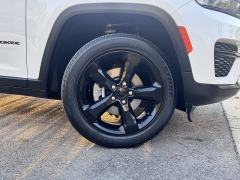 Used 2023 Jeep Grand Cherokee Altitude 4x4 at Zeigler Nissan of Orland Park near Orland Park, IL