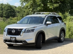 New 2025 Nissan Pathfinder SL 4WD at Zeigler Nissan of Orland Park near Orland Park, IL