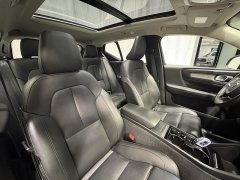 Used 2024  Volvo XC40 B5 AWD Plus Dark Theme at Maxx Loans near St&period; Adrian&comma; MI