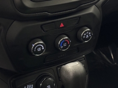 Used 2020  Jeep Renegade 4d SUV 4WD Sport at Maxx Loans near St&period; Adrian&comma; MI