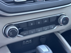 Used 2022 Nissan Altima 2.5 SV Sedan at Maxx Loans near St. Adrian, MI