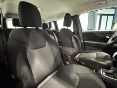 Used 2020  Jeep Renegade 4d SUV 4WD Sport at Maxx Loans near St&period; Adrian&comma; MI