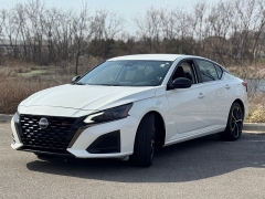 Used 2024  Nissan Altima 2&period;5 SR Sedan at Maxx Loans near St&period; Adrian&comma; MI