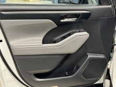 Used 2022  Toyota Highlander XLE AWD at Maxx Loans near St&period; Adrian&comma; MI