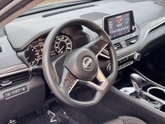 Used 2024  Nissan Altima 2.5 SV Sedan at Maxx Loans near St. Adrian, MI