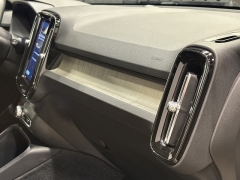 Used 2024  Volvo XC40 B5 AWD Plus Dark Theme at Maxx Loans near St&period; Adrian&comma; MI