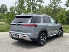 New 2025 Nissan Pathfinder Platinum 4WD at Zeigler Nissan of Orland Park near Orland Park, IL