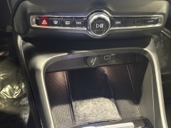 Used 2024  Volvo XC40 B5 AWD Plus Dark Theme at Maxx Loans near St&period; Adrian&comma; MI