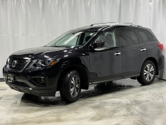 Used 2020  Nissan Pathfinder 4d SUV 4WD SL at Maxx Loans near St. Adrian, MI