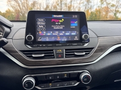 Used 2024  Nissan Altima 2.5 SV Sedan at Maxx Loans near St. Adrian, MI